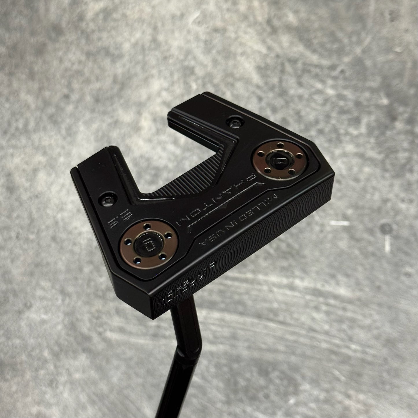 Scotty Cameron Phantom 5.5 (Black Rainbow) Black Paint fill