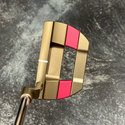 Scotty Cameron Studio Style Fastback 2 (Chromatic Bronze/Pink Anodized)