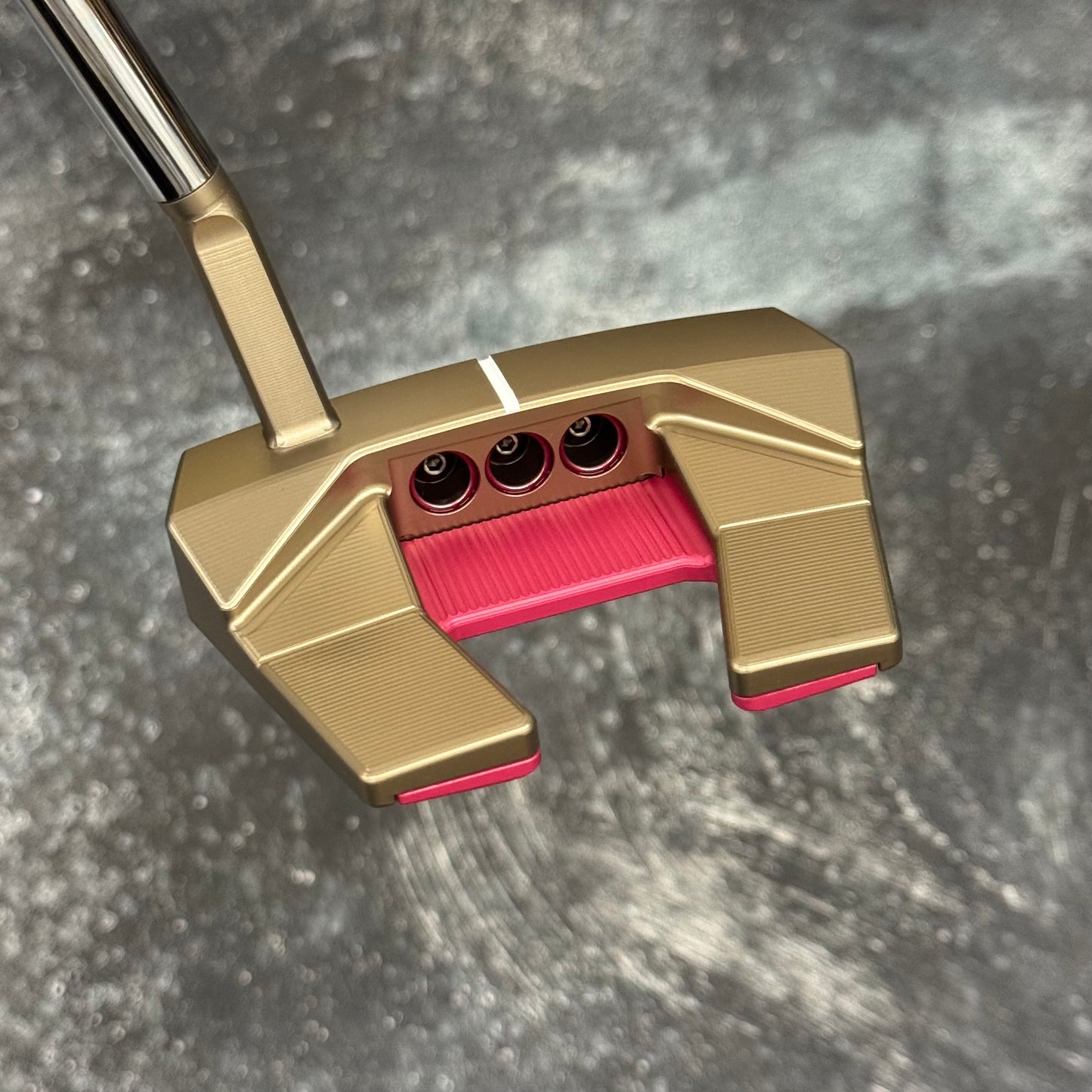 Scotty Cameron Phantom 5.5 (Chromatic Bronze/Pink Anodized)