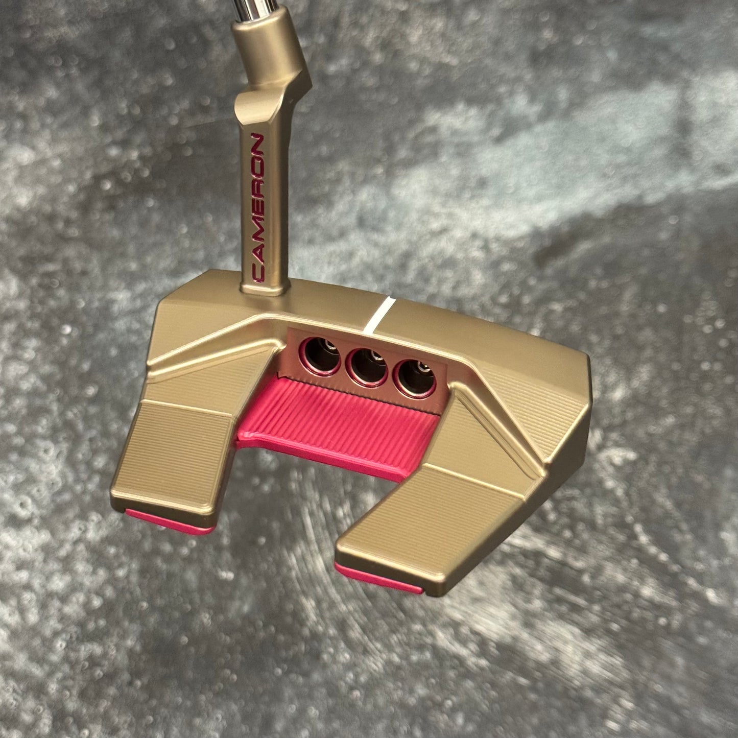 Scotty Cameron Phantom 5.2 (Chromatic Bronze/Pink Anodized)