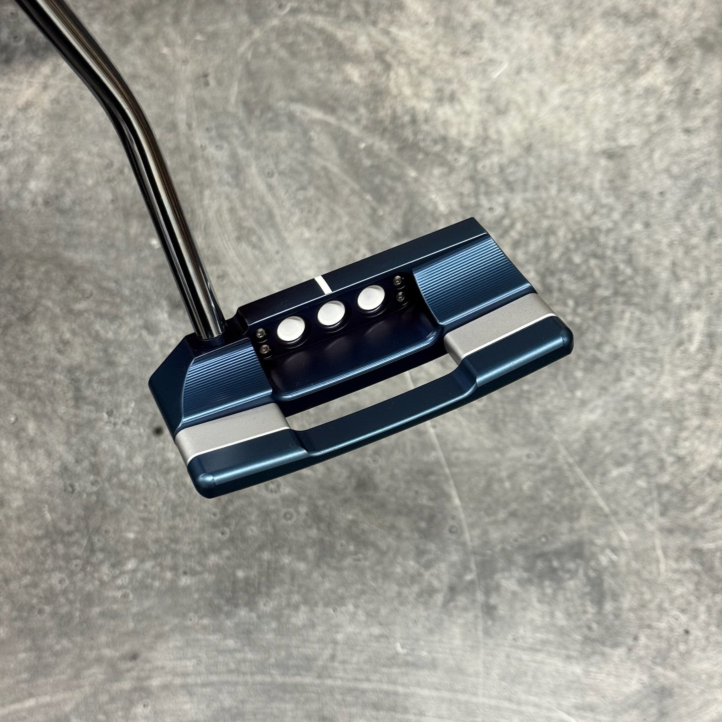 Scotty Cameron Studio Style Squareback (Blue PVD)
