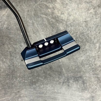 Scotty Cameron Studio Style Squareback (Blue PVD)