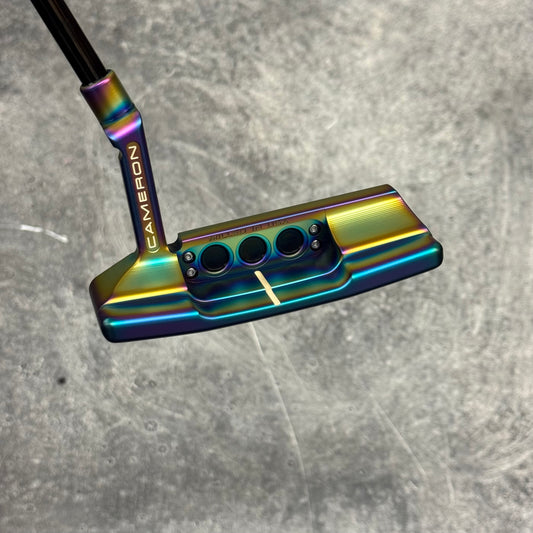 Scotty Cameron Studio Style Newport 2+ (Crazy Rainbow PVD)