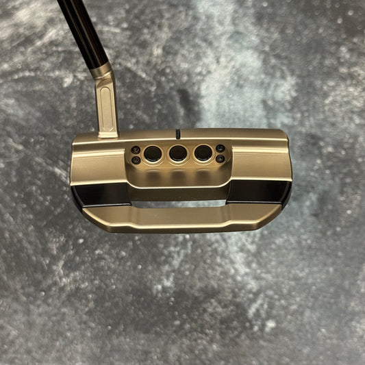 Scotty Cameron Studio Style Fastback 1.5 (Chromatic Bronze finish)