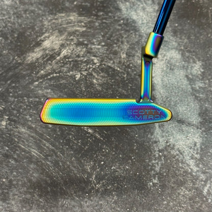 Scotty Cameron Super Select Newport 2+ (Crazy Rainbow)