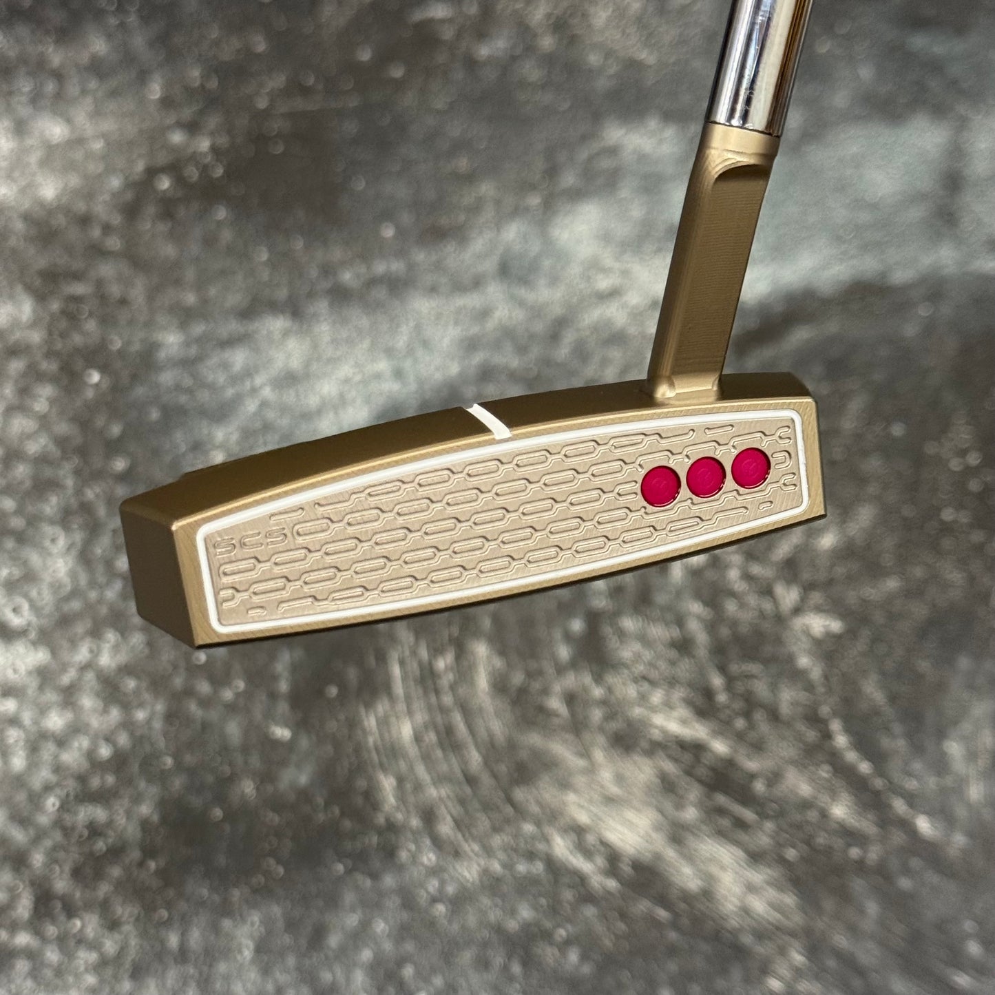 Scotty Cameron Phantom 5.5 (Chromatic Bronze/Pink Anodized)