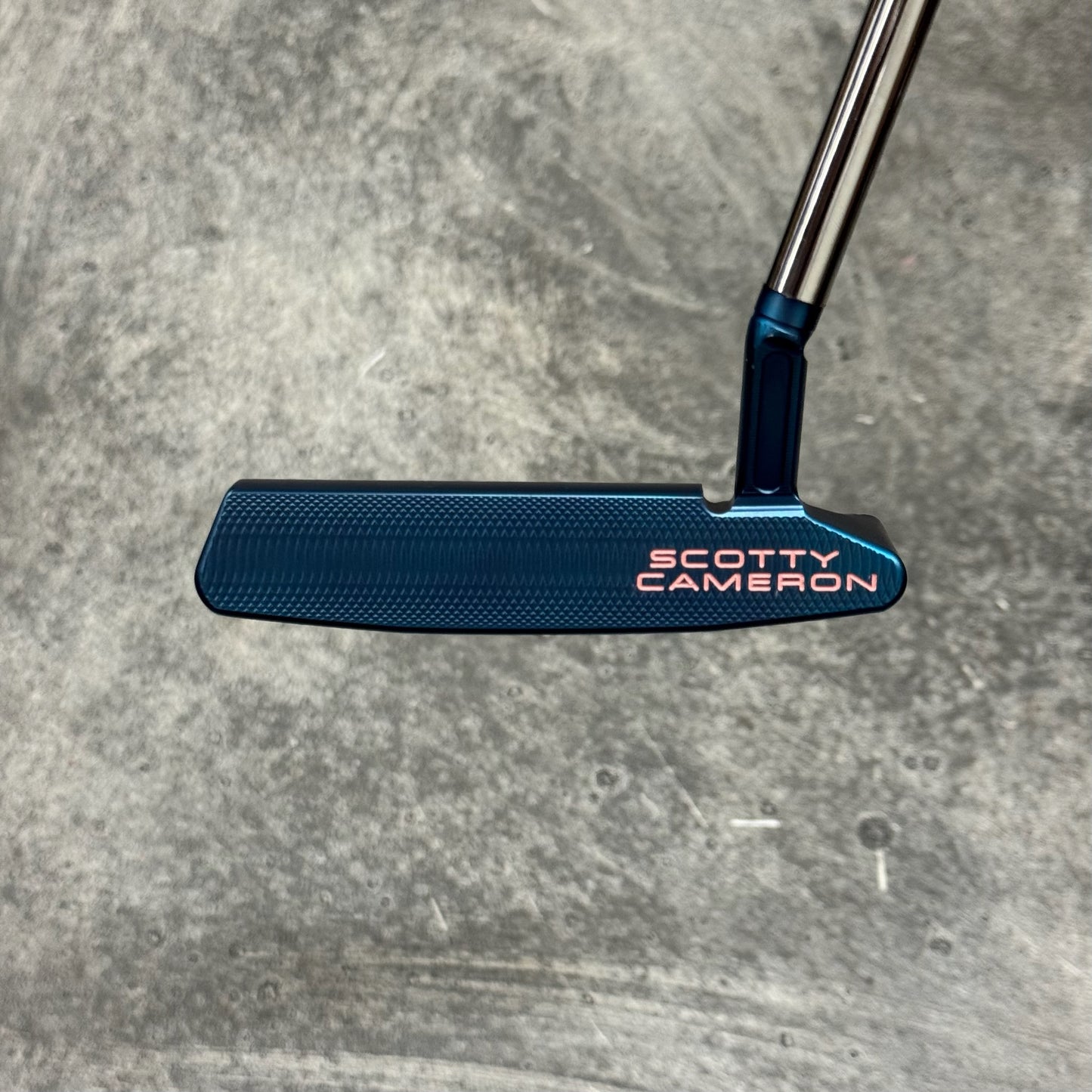Scotty Cameron Super Select Newport 2.5+ (Blue PVD)