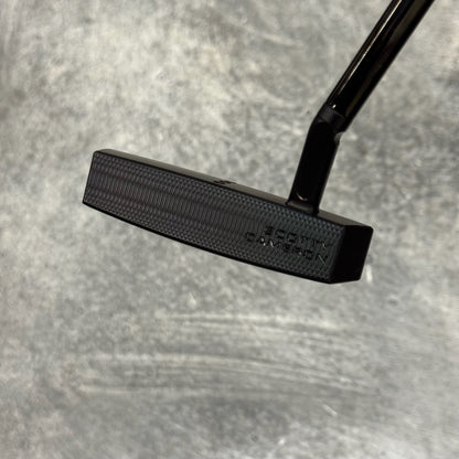 Scotty Cameron Phantom 5.5 (Black Rainbow) Black Paint fill